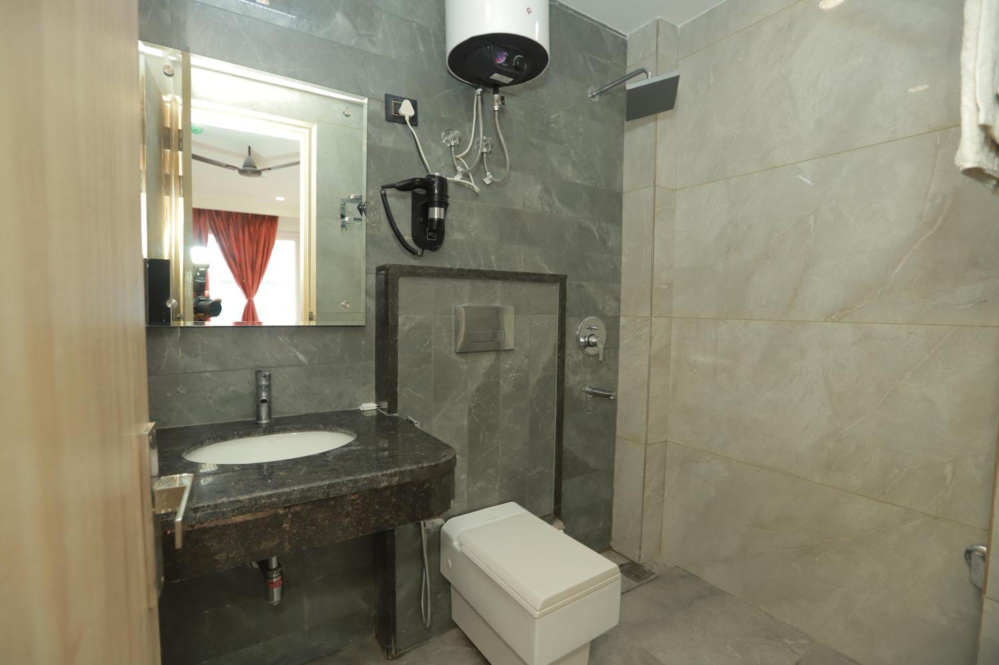 Zed Hotel - Delhi International Airport Ню Делхи Екстериор снимка