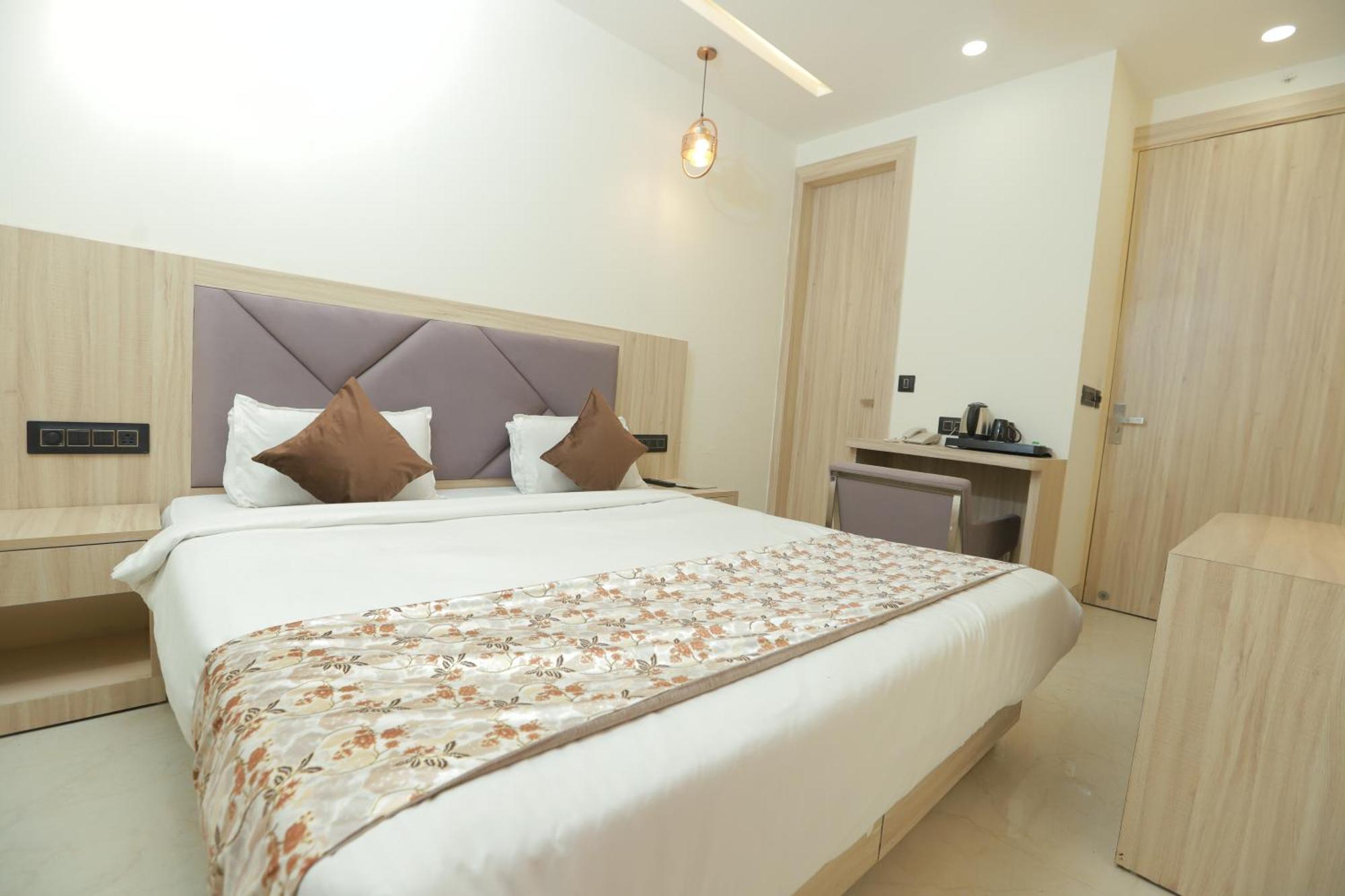 Zed Hotel - Delhi International Airport Ню Делхи Екстериор снимка