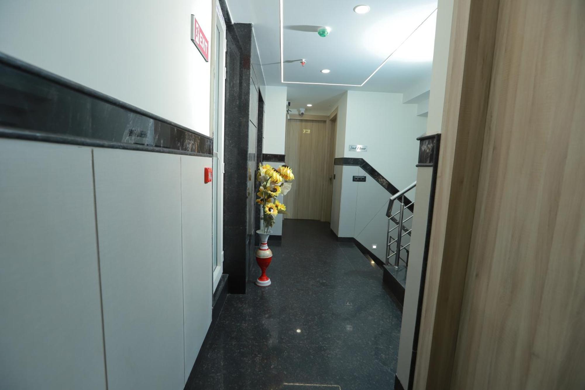Zed Hotel - Delhi International Airport Ню Делхи Екстериор снимка
